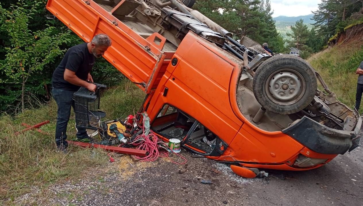 ardahanda trafik kazasi 3 yarali sd79t4b6