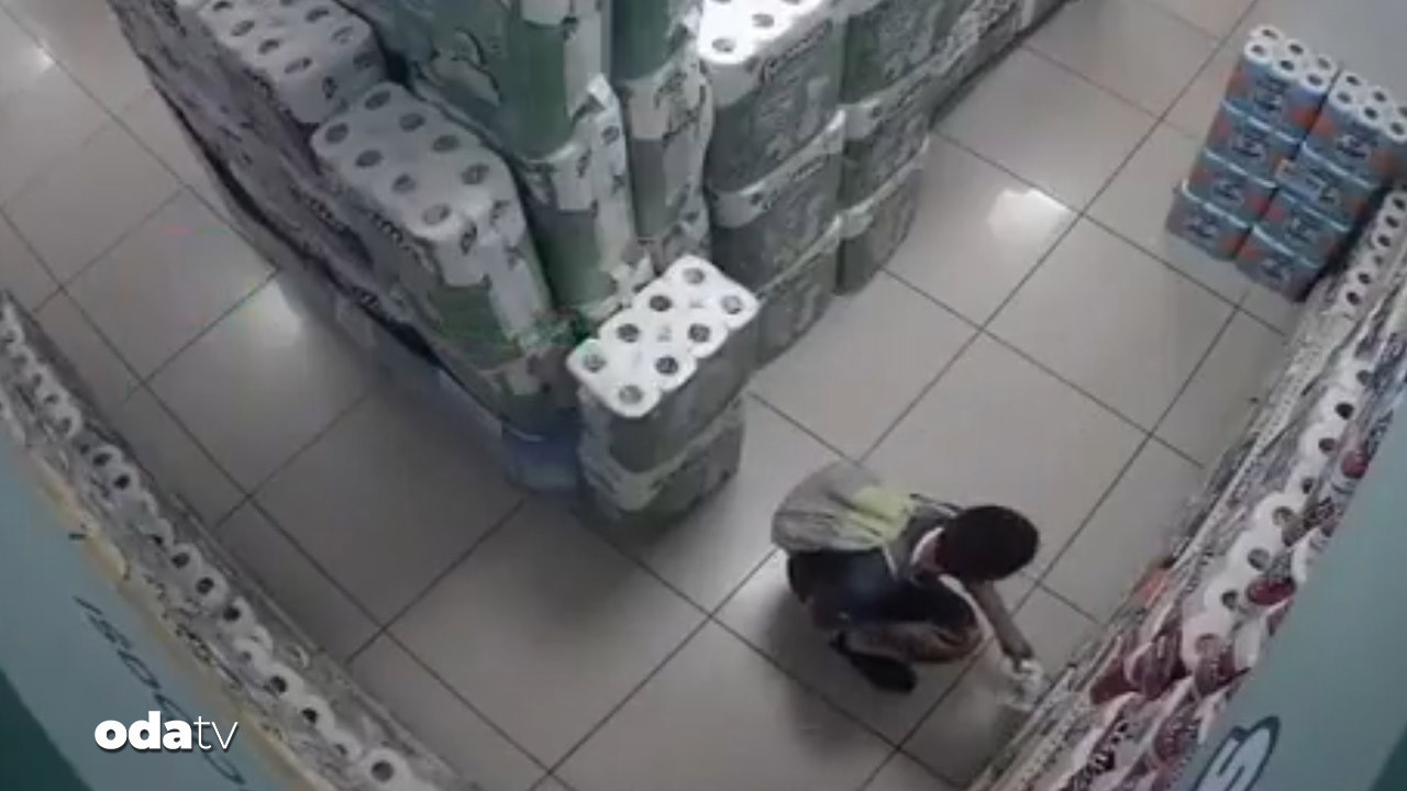 cocuk marketteki peceteleri yakti SI7ZykJ6