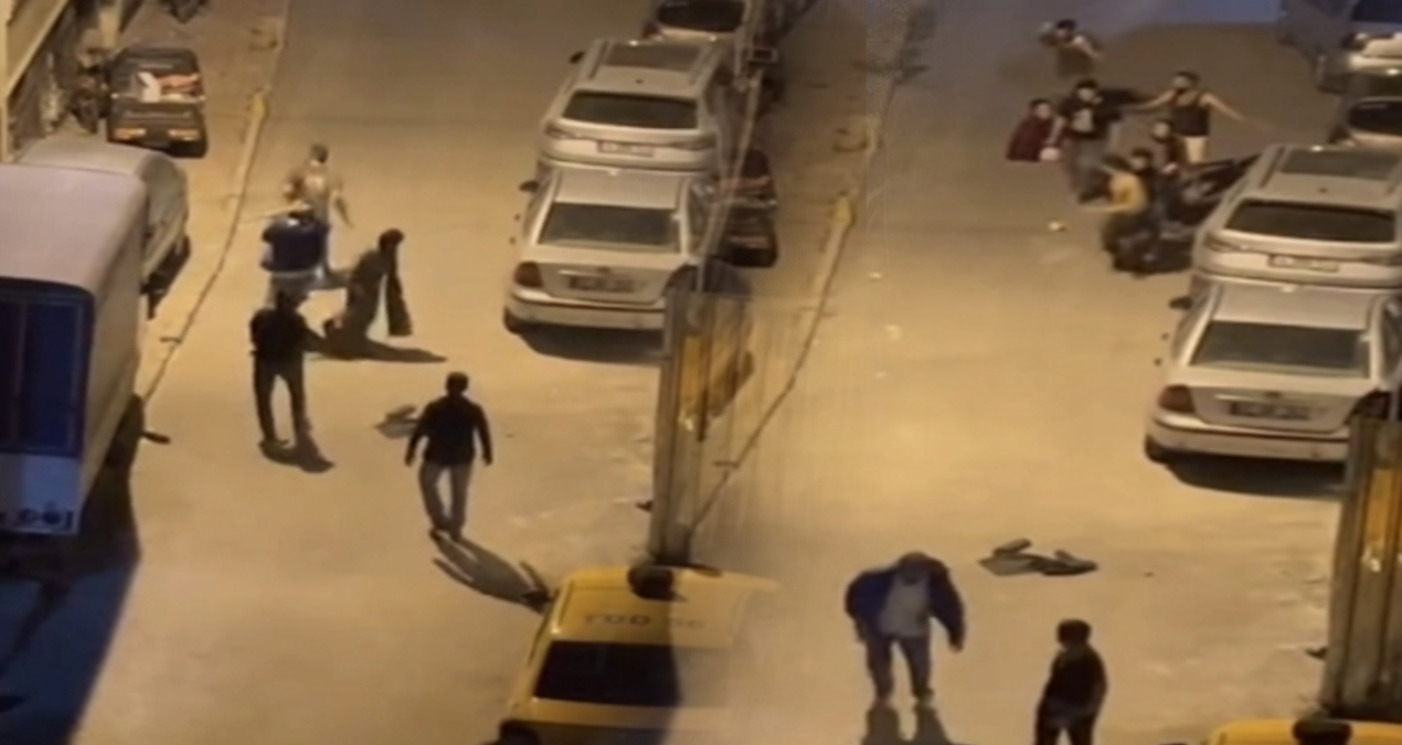 fatihte akil almaz kavga damacana icin birbirlerine girdiler I8sBfOx1