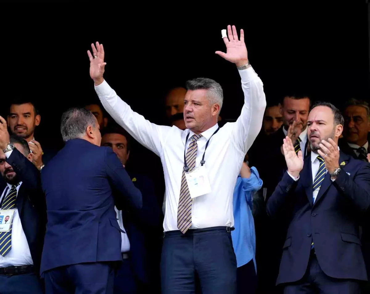 fenerbahcede sadettin saran coskusu OeQVZ1VS