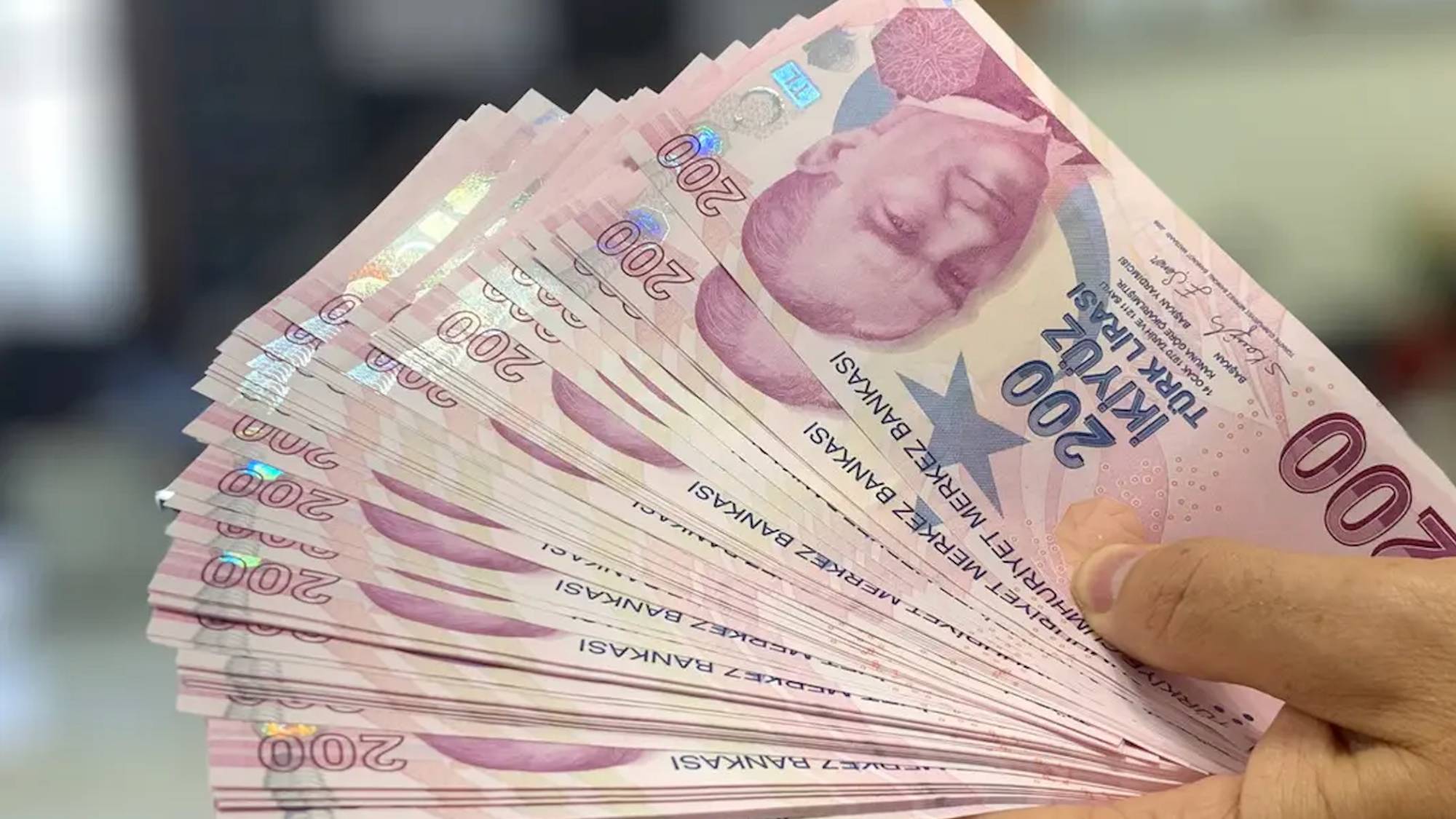 karar yazari ulvi saran en yuksek banknotunuzla ancak lokanta bahsisi odeyebiliyorsunuz U3pYlRQs