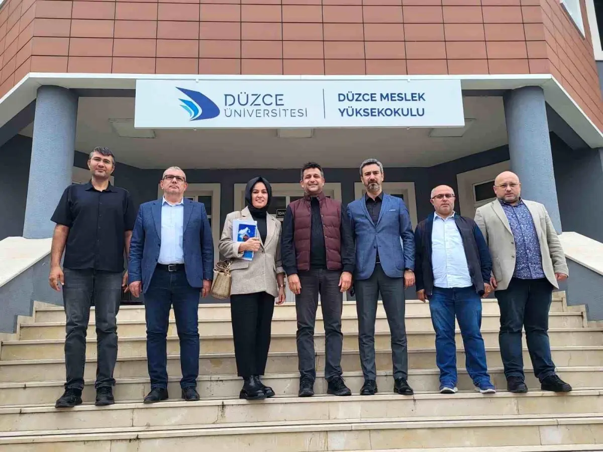 duzce ticaret ve sanayi odasi meslek yuksekokullari ile isbirligi toplantisi duzenledi InSNlwb4.jpg