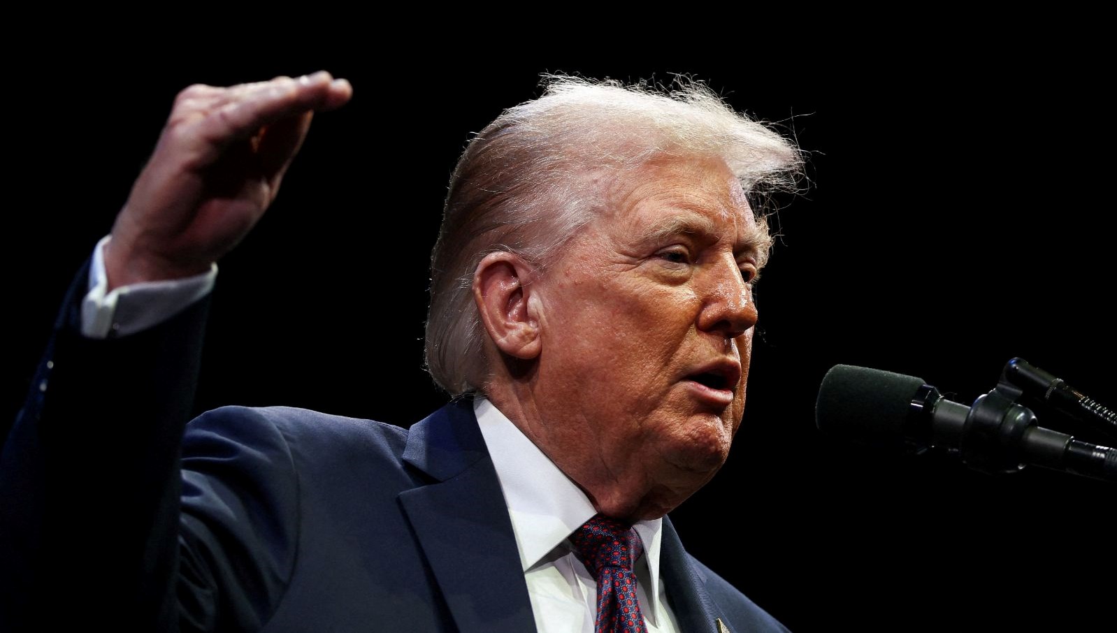 trumpin kalp yasi 65 cikti Aicr3ESy