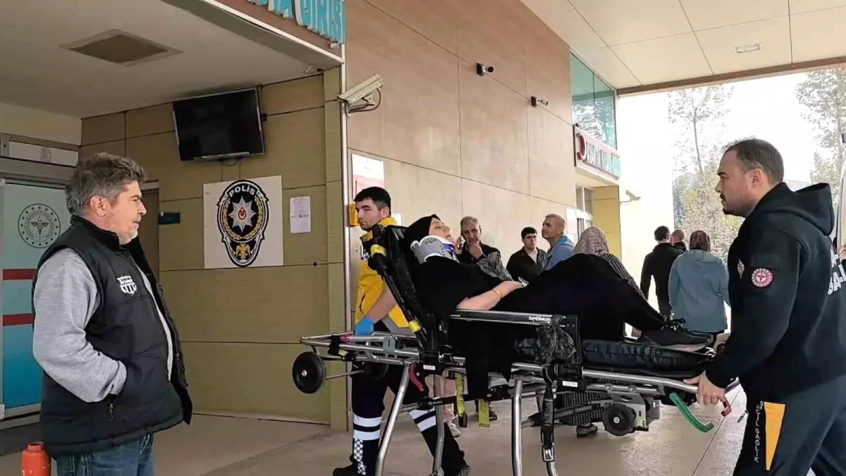 bursada kontrolden cikan otomobil sarampole yuvarlandi vMbJZSZ5.jpg