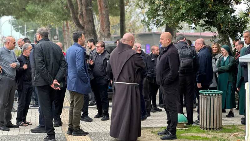 iznikte papa ziyareti hazirligi vatikandan heyet geldi bxX2g2v1.jpg