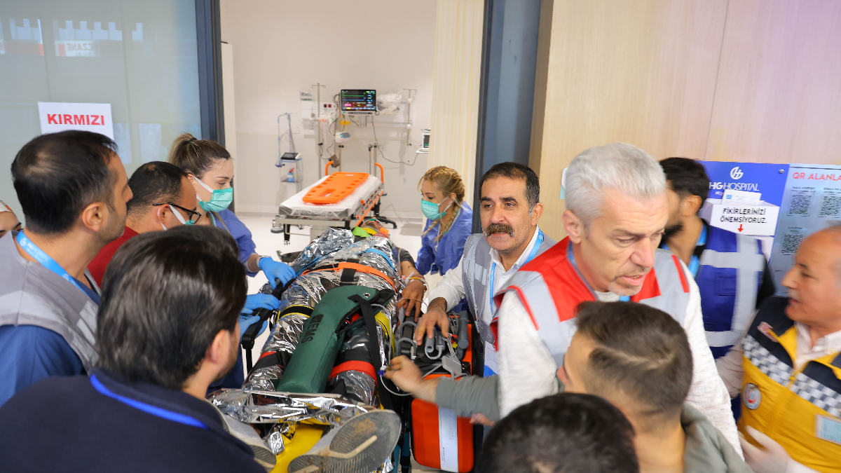 Kahramanmaraş’ta gerçeğini aratmayan tatbikat: Hasta yakını rolüne kendini fazla kaptırdı