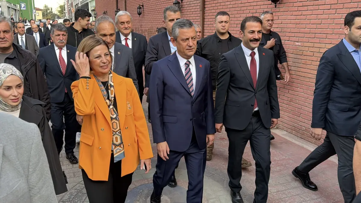 ozgur ozelden genclere yok aciklamasi mCvqqg9v.jpg