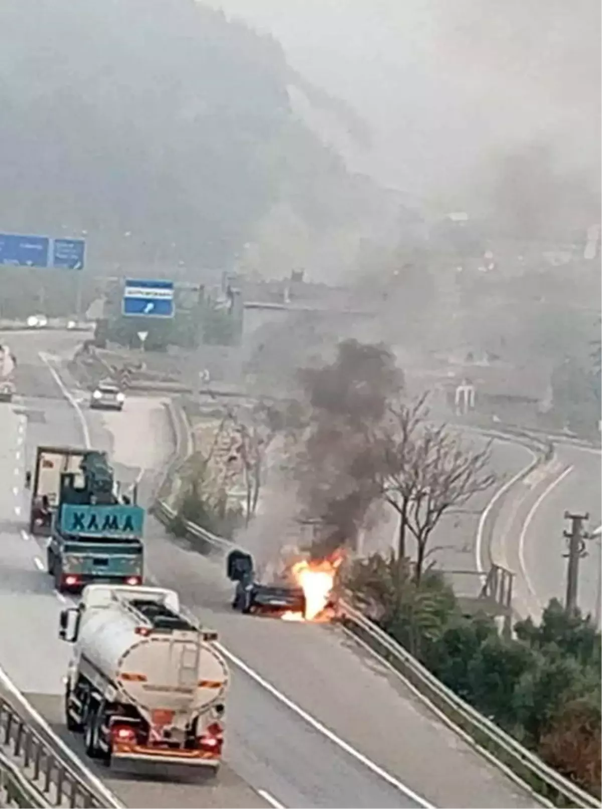 pamukovada seyir halindeki otomobil alev aldi 31gMGMV4.jpg