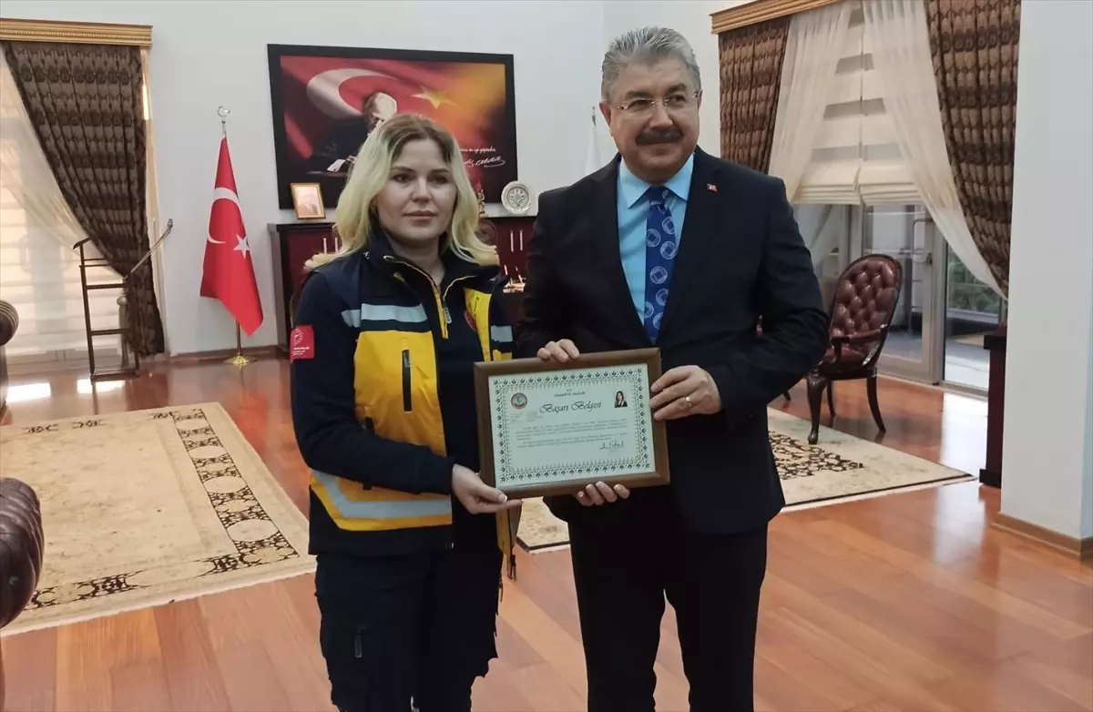 Sakız Krizi: Hilal Görür’e Başarı Belgesi