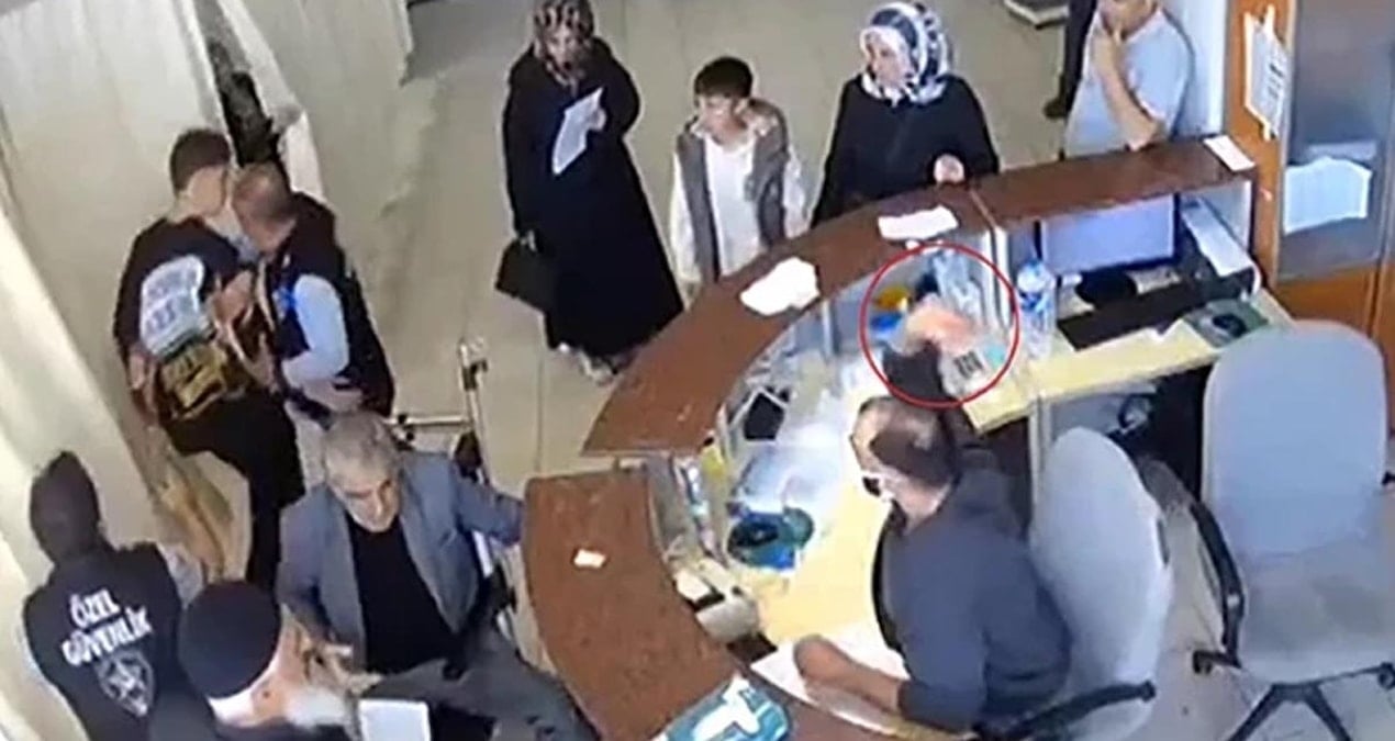 O doktor ilçeyi terk etmek zorunda kaldı