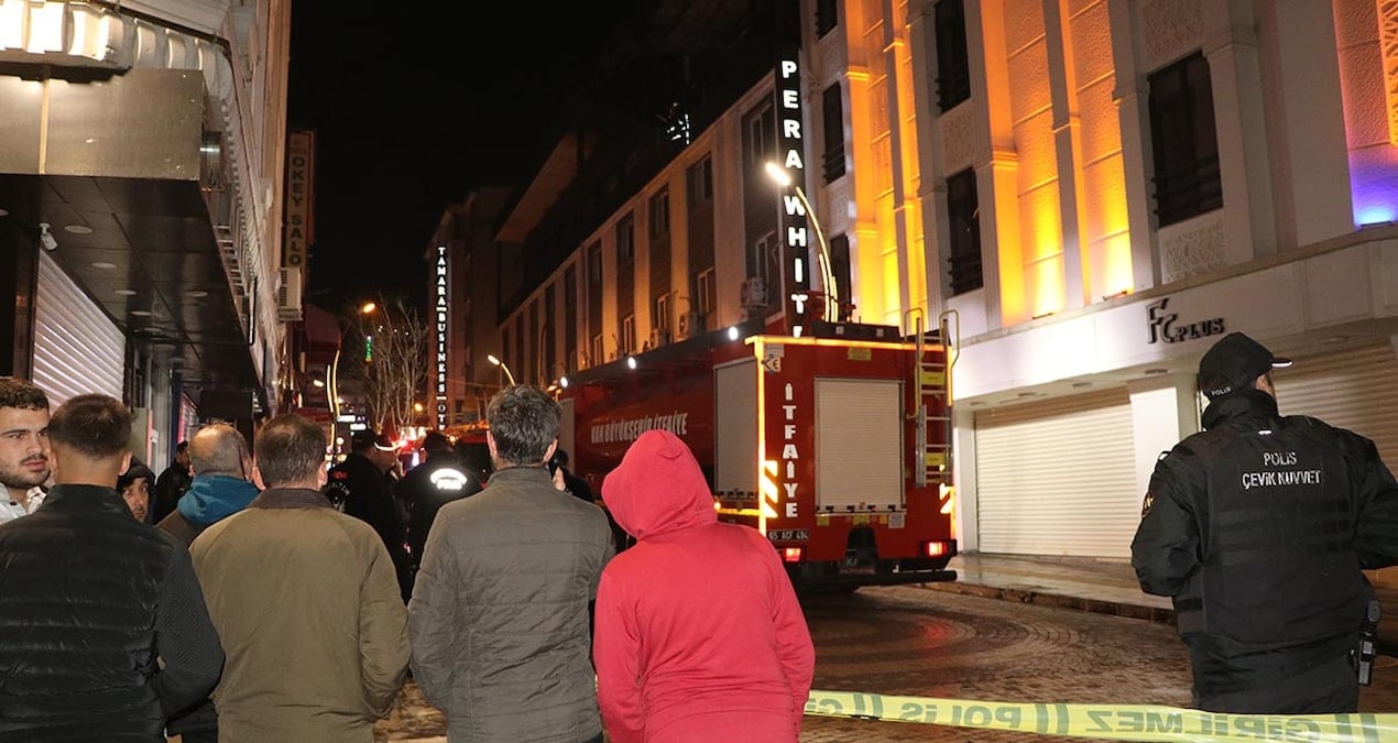 Van’da otel restoranında yangın paniği